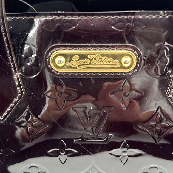 Authenticated LOUIS VUITTON Wilshire Monogram Vernis - Picture 4 of 17